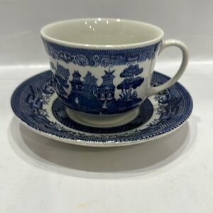 Vintage Blue Willow England Teacup and Saucer. Made in England. A2405.